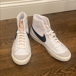Men’s Nike blazer mid 77 vintage!